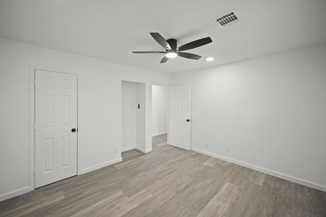 5943 Greenmont Drive, Houston, TX 77092