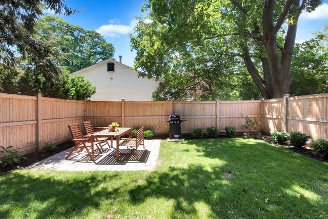 349 Linwood Ave 1, Newton, MA 02460