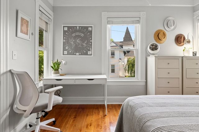 349 Linwood Ave 1, Newton, MA 02460