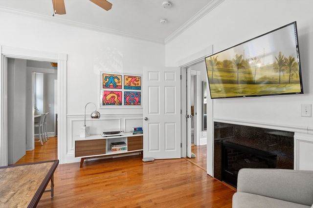 349 Linwood Ave 1, Newton, MA 02460