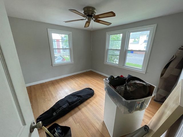 5 Barber St, Springfield, MA 01109