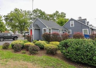 5 Barber St, Springfield, MA 01109