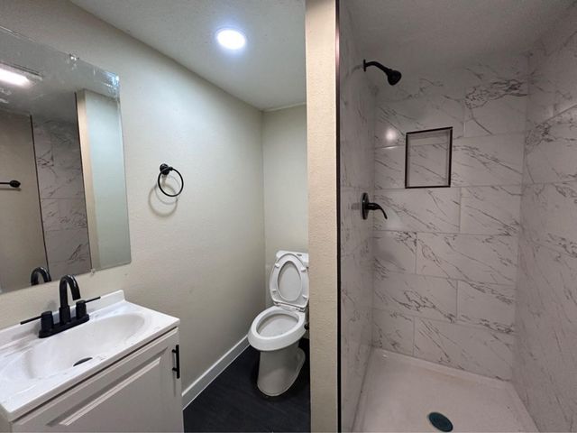 7918 Woodlyn Road, Houston, TX 77028