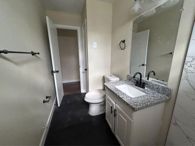 7918 Woodlyn Road, Houston, TX 77028