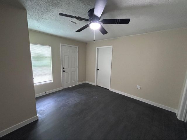 7918 Woodlyn Road, Houston, TX 77028