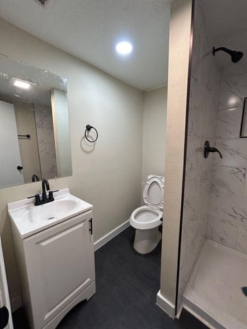 7918 Woodlyn Road, Houston, TX 77028