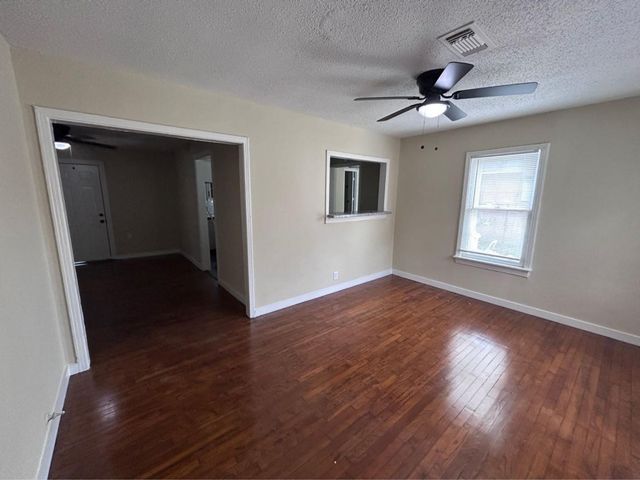 7918 Woodlyn Road, Houston, TX 77028