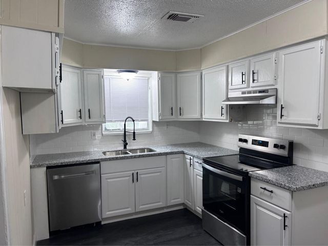 7918 Woodlyn Road, Houston, TX 77028