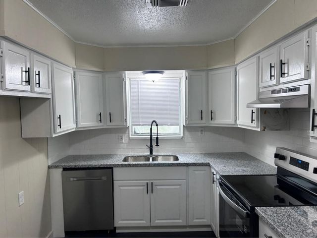 7918 Woodlyn Road, Houston, TX 77028