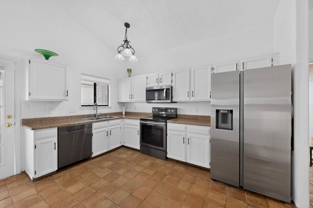6909 Quarterhorse Lane NW, Albuquerque, NM 87120