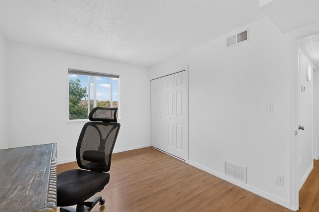 6909 Quarterhorse Lane NW, Albuquerque, NM 87120