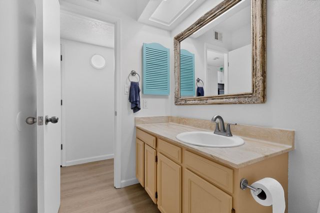 6909 Quarterhorse Lane NW, Albuquerque, NM 87120