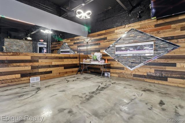 10701 W Mcnichols Road, Detroit, MI 48221