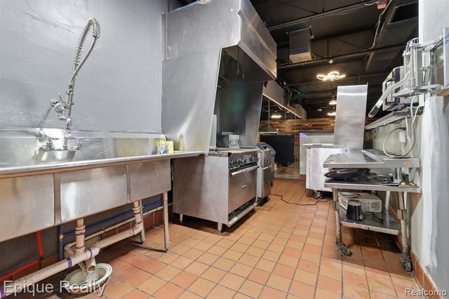 10701 W Mcnichols Road, Detroit, MI 48221