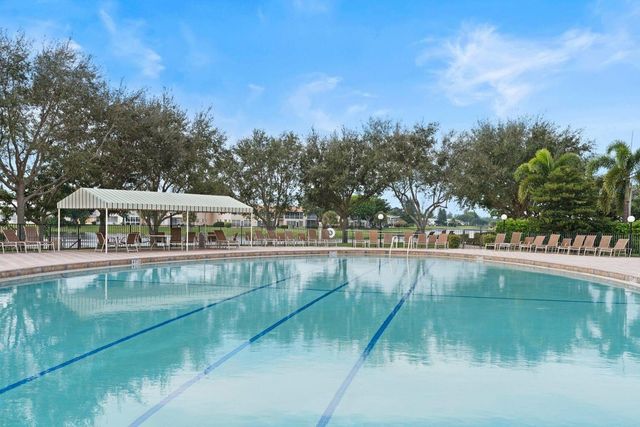 279 Coventry, West Palm Beach, FL 33417