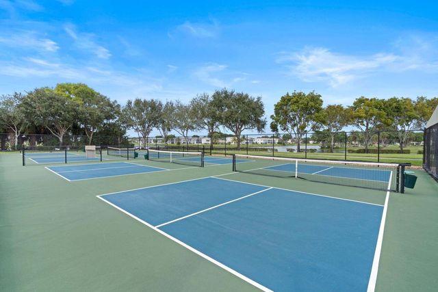 279 Coventry, West Palm Beach, FL 33417