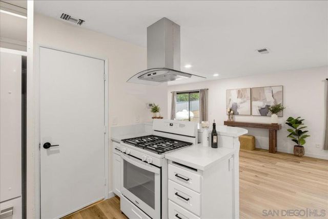 715 Hunter, Ramona, CA 92065