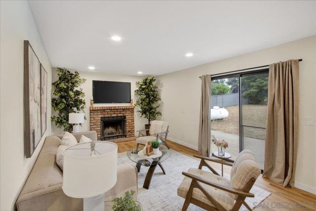 715 Hunter, Ramona, CA 92065