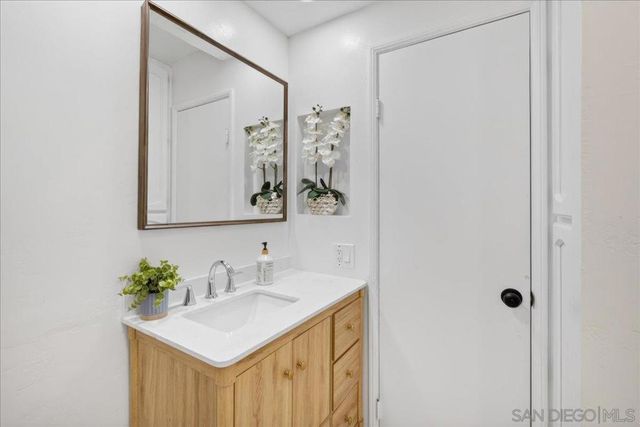 715 Hunter, Ramona, CA 92065