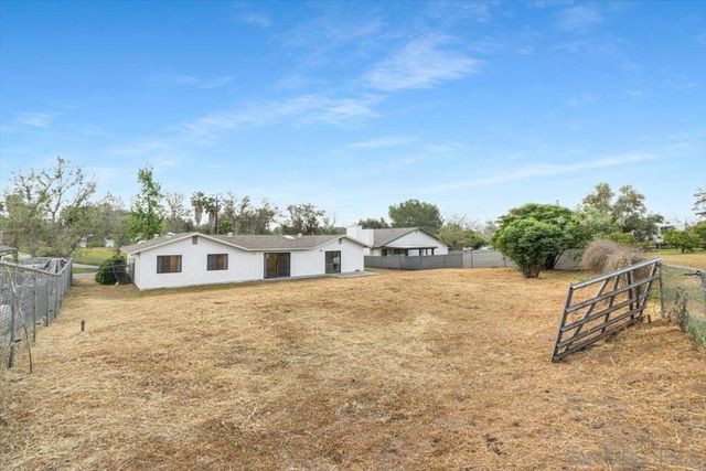 715 Hunter, Ramona, CA 92065