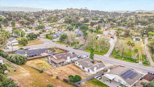 715 Hunter, Ramona, CA 92065