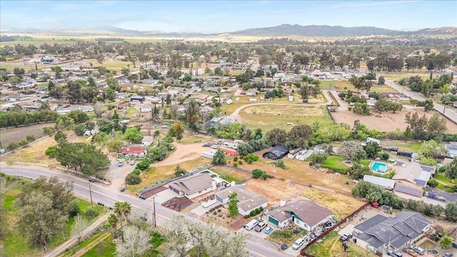 715 Hunter, Ramona, CA 92065