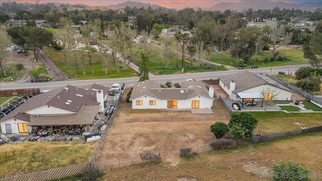 715 Hunter, Ramona, CA 92065