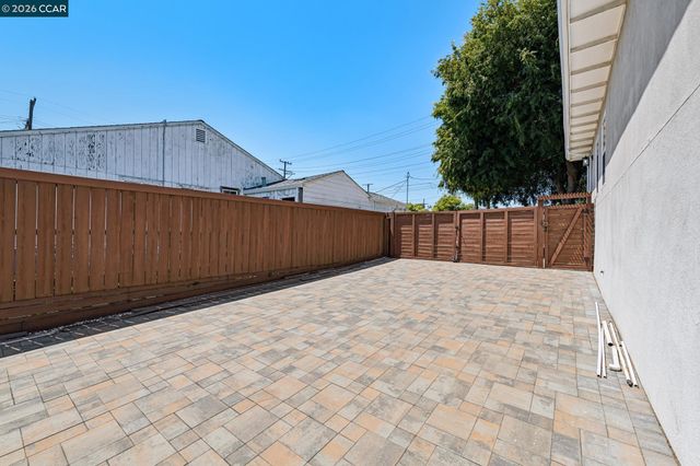 5010 Clinton Ave, Richmond, CA 94805