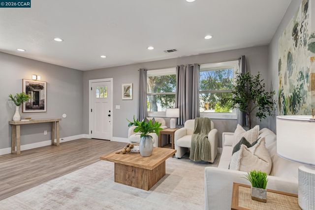 5010 Clinton Ave, Richmond, CA 94805