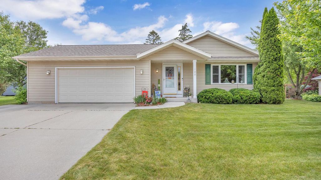 122 Foxglove LANE, Sheboygan Falls, WI 53085