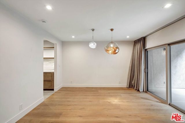439 N Doheny Drive 204, Beverly Hills, CA 90210