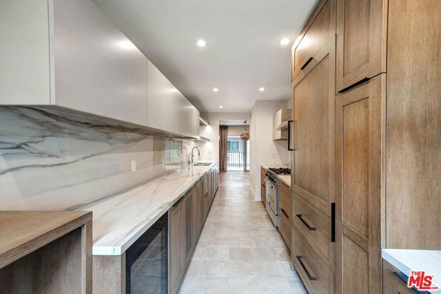 439 N Doheny Drive 204, Beverly Hills, CA 90210