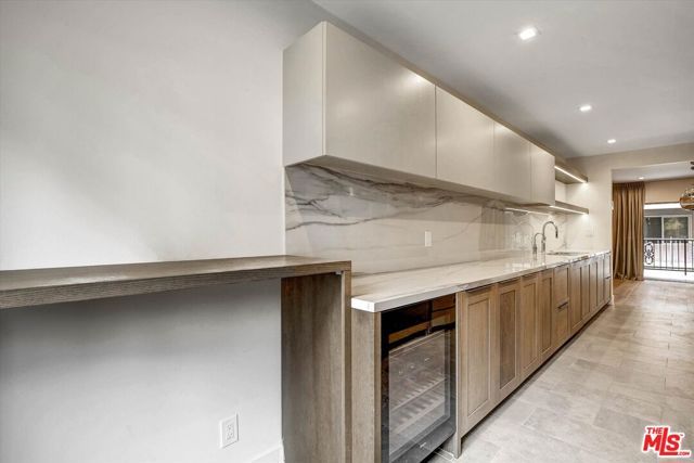 439 N Doheny Drive 204, Beverly Hills, CA 90210