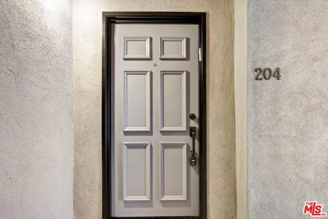 439 N Doheny Drive 204, Beverly Hills, CA 90210