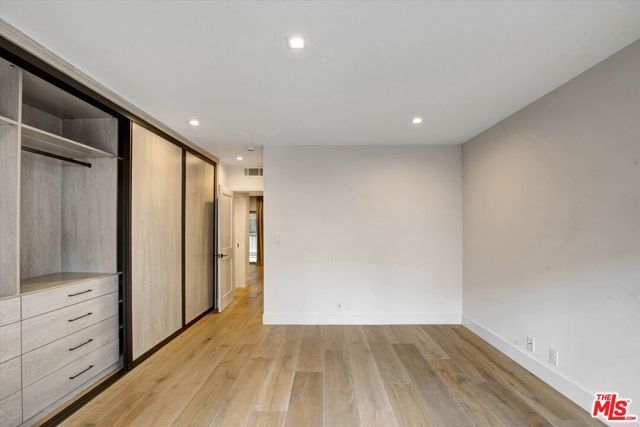 439 N Doheny Drive 204, Beverly Hills, CA 90210