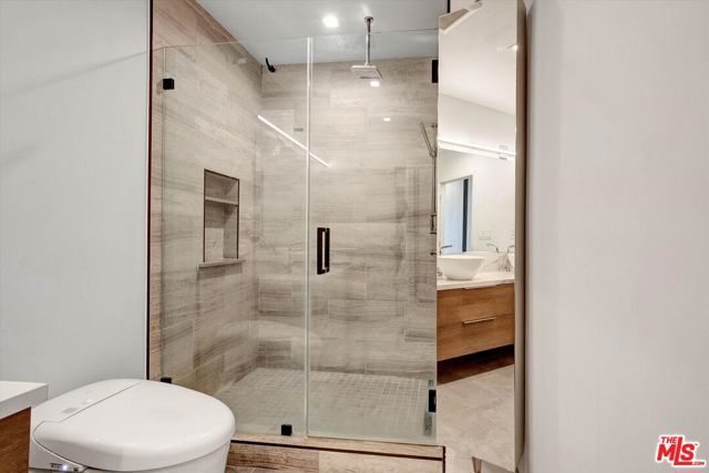 439 N Doheny Drive 204, Beverly Hills, CA 90210