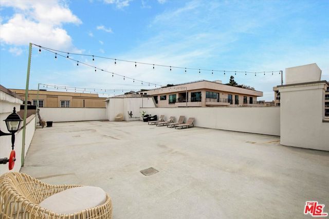 439 N Doheny Drive 204, Beverly Hills, CA 90210