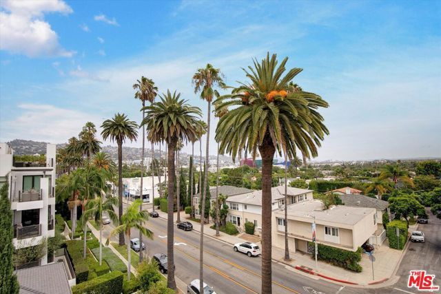 439 N Doheny Drive 204, Beverly Hills, CA 90210