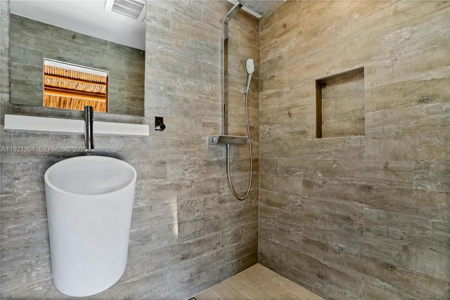 2130 NE 122nd Rd, North Miami, FL 33181