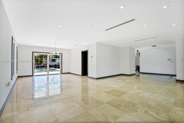 2130 NE 122nd Rd, North Miami, FL 33181