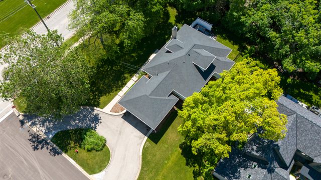 1045 N 5th Avenue, St. Charles, IL 60174