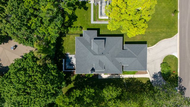 1045 N 5th Avenue, St. Charles, IL 60174