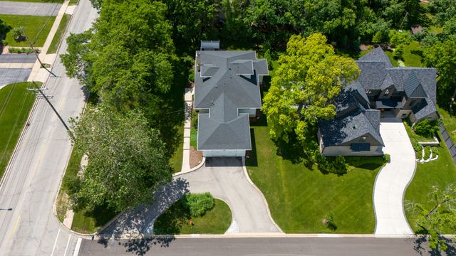 1045 N 5th Avenue, St. Charles, IL 60174
