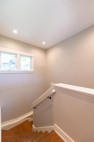 1045 N 5th Avenue, St. Charles, IL 60174