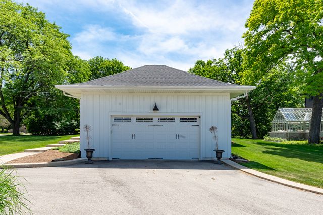 1045 N 5th Avenue, St. Charles, IL 60174
