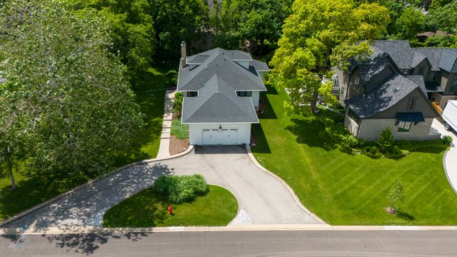 1045 N 5th Avenue, St. Charles, IL 60174
