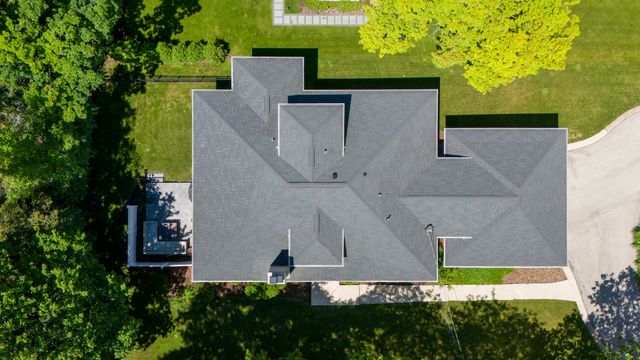 1045 N 5th Avenue, St. Charles, IL 60174