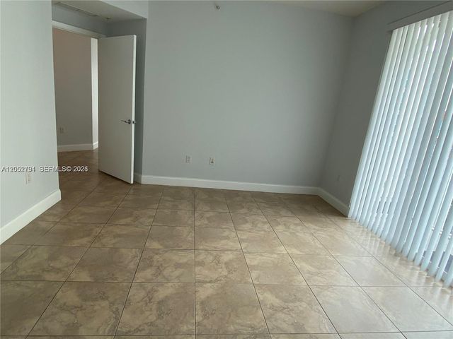 7280 SW 90th St 501, Miami, FL 33156