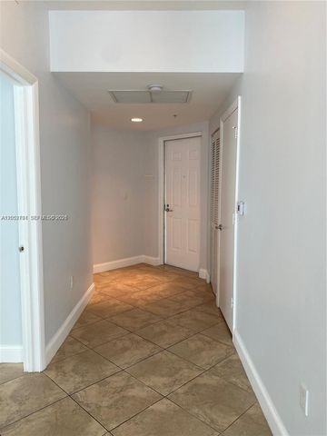 7280 SW 90th St 501, Miami, FL 33156