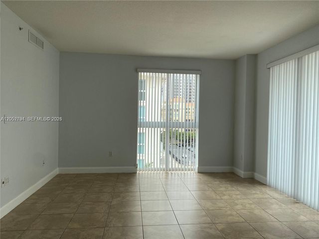 7280 SW 90th St 501, Miami, FL 33156